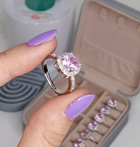 انگشتر دخترونه نگین گرد صورتی کلاسیک