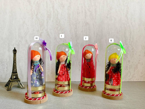 Valentine's Day gift: girl's doll in a glass box