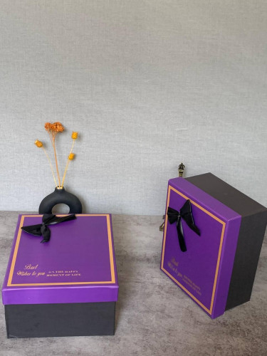 Gift box with bow - luxurious and attractive gift packaging