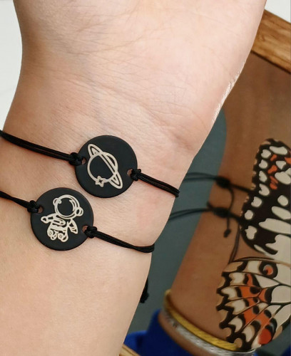Girls' friendship bracelet with spaceman design