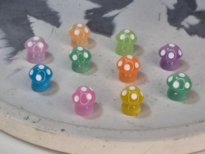 فیگور قارچ رنگی شب‌تاب تزئینی کوچک 1 سانتی متری