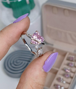 انگشتر دخترونه سیاره قلب نگین صورتی