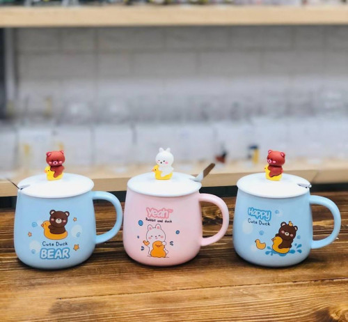 Fantasy ceramic mug with animal design (bear, rabbit, duck) with lid and spoon